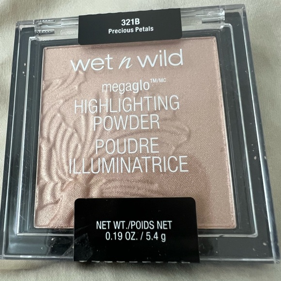 MAKEUP elf blush,wet nwild highlighting powder,Annabelle kohl taupe,NYX eyeliner - Picture 2 of 6